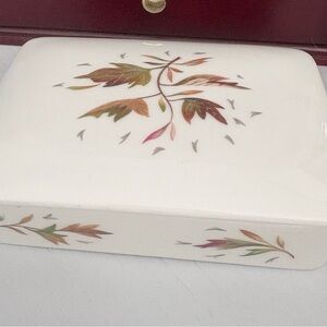 Vintage decorative Leaf Patterned Porcelain Box
